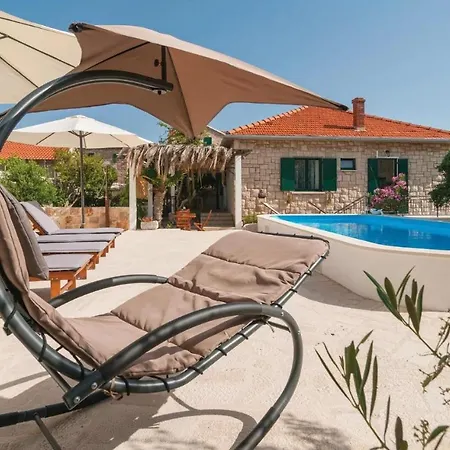 Zoki - Pool House Holiday home