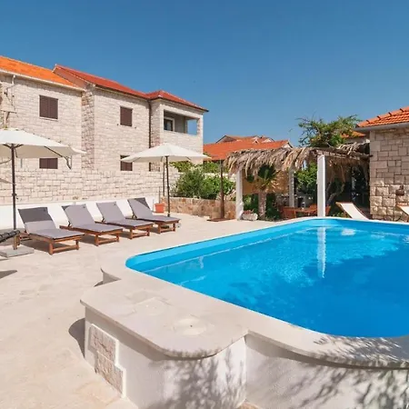 Holiday home Zoki - Pool House Postira